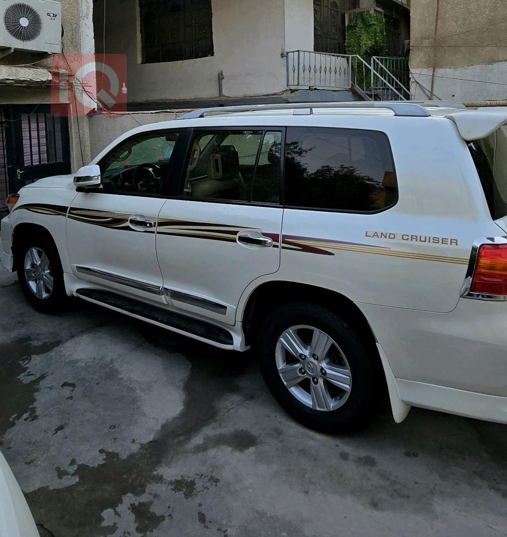 تويوتا لاندكروزر